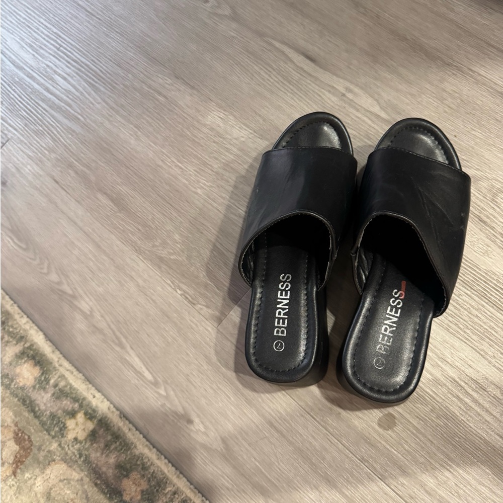 Berness Women's Black Mules